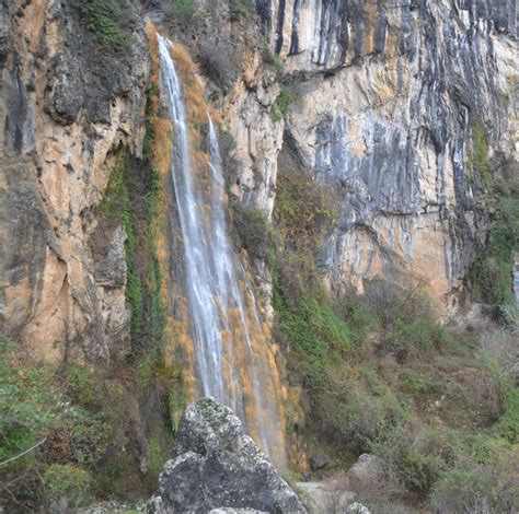 Las mejores Rutas de senderismo con cascadas en Roncobello.
